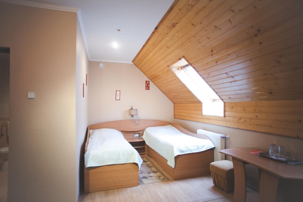 V&P Hotel & Restaurant Khust Room photo