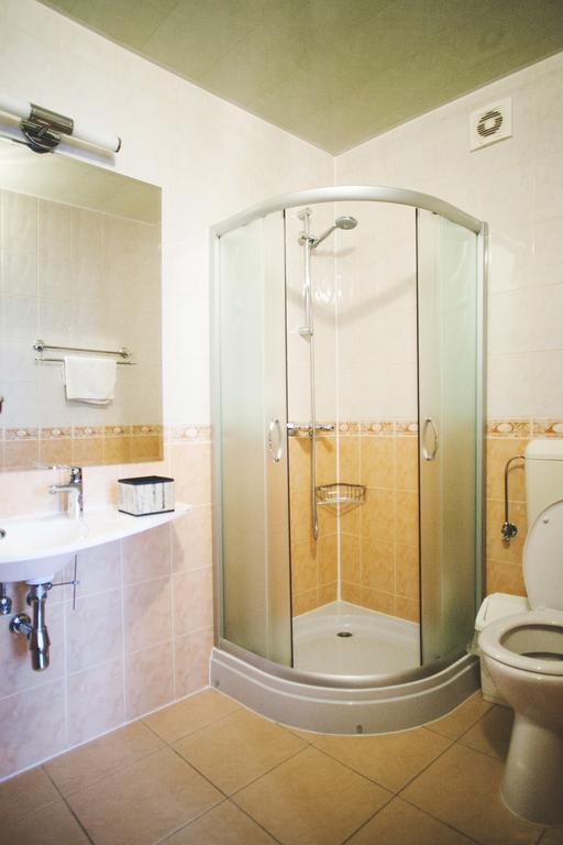 V&P Hotel & Restaurant Khust Room photo