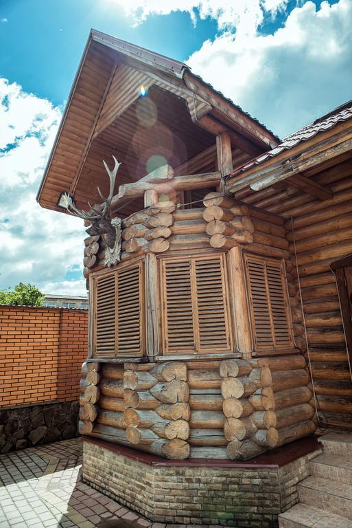 V&P Hotel & Restaurant Khust Exterior photo