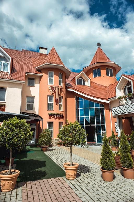 V&P Hotel & Restaurant Khust Exterior photo